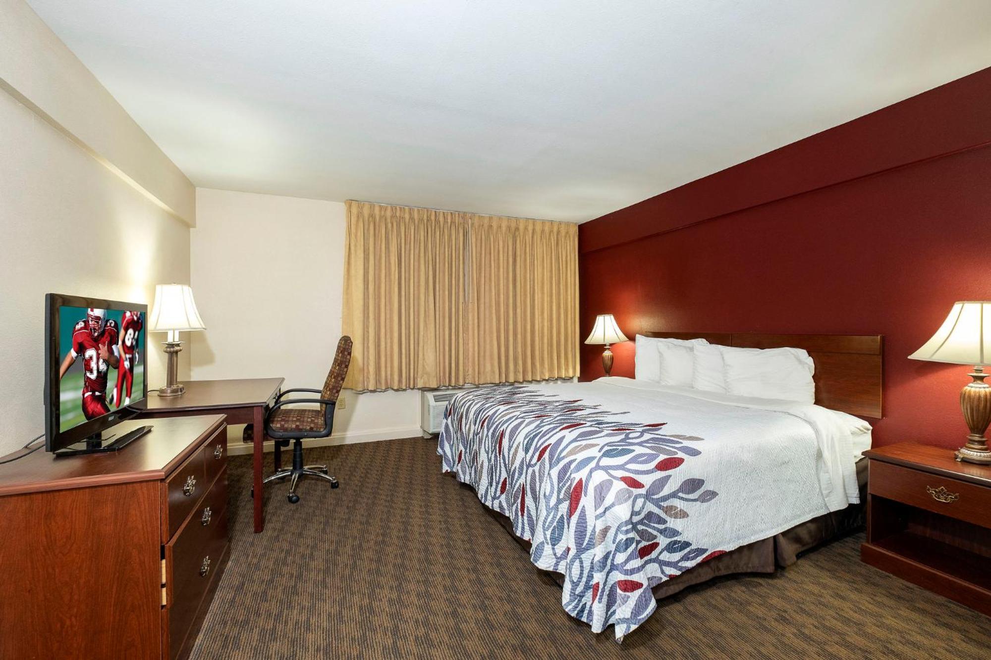 Red Roof Inn & Suites Hazleton Bagian luar foto