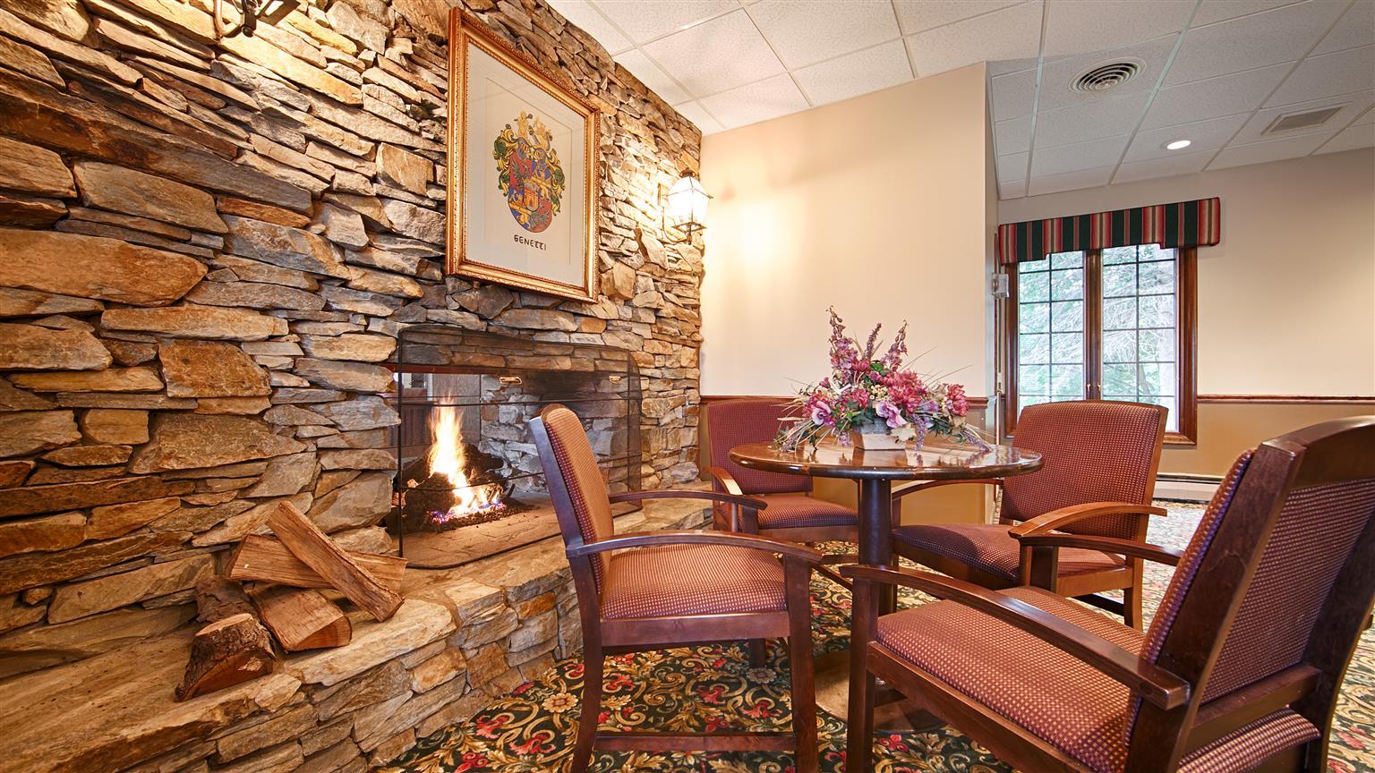 Red Roof Inn & Suites Hazleton Bagian luar foto