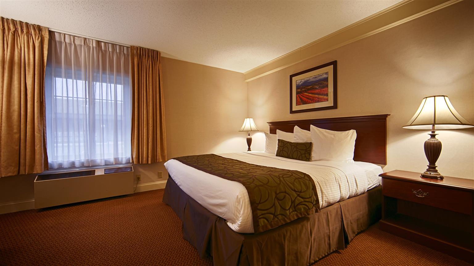 Red Roof Inn & Suites Hazleton Bagian luar foto