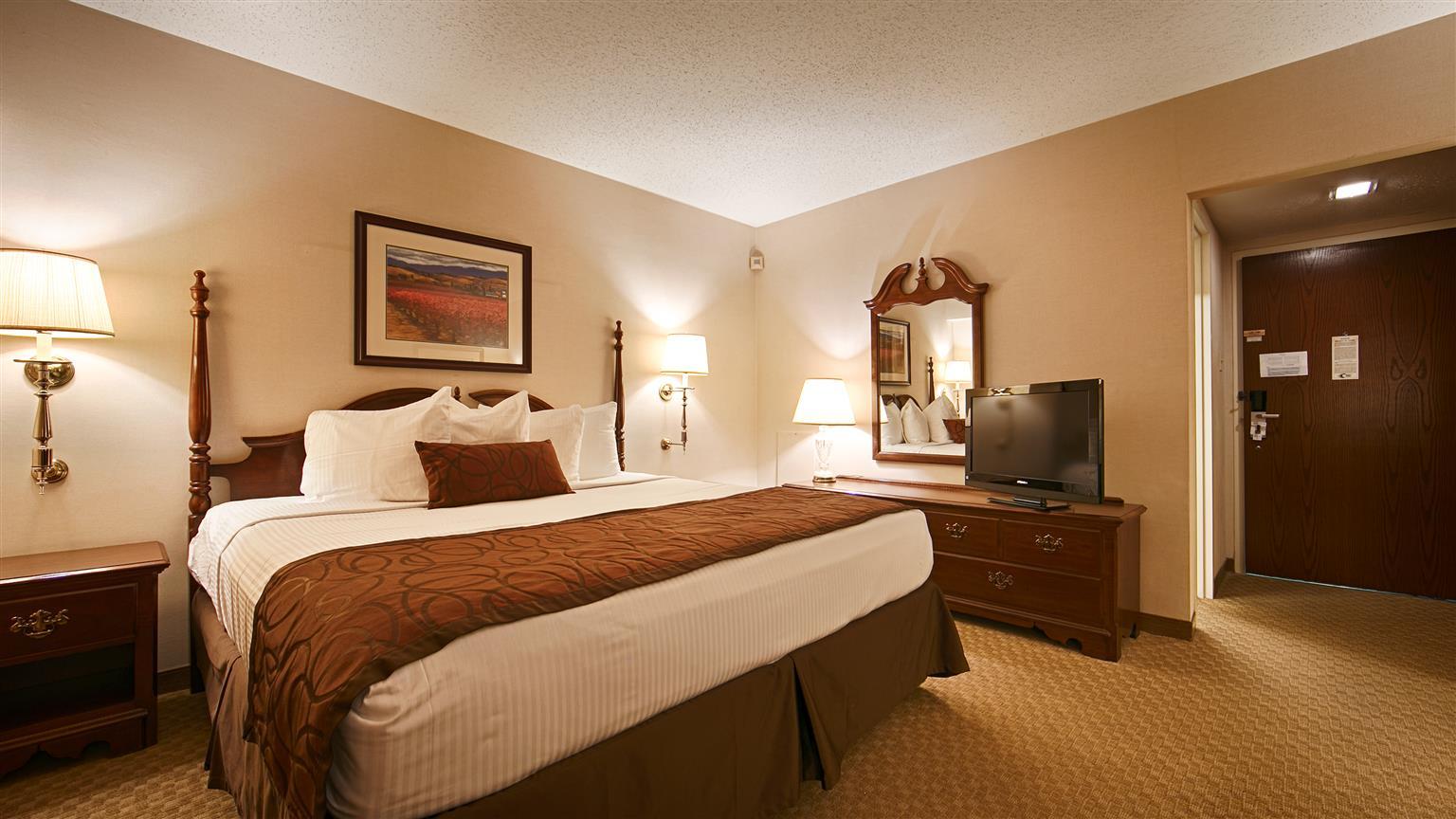 Red Roof Inn & Suites Hazleton Bagian luar foto